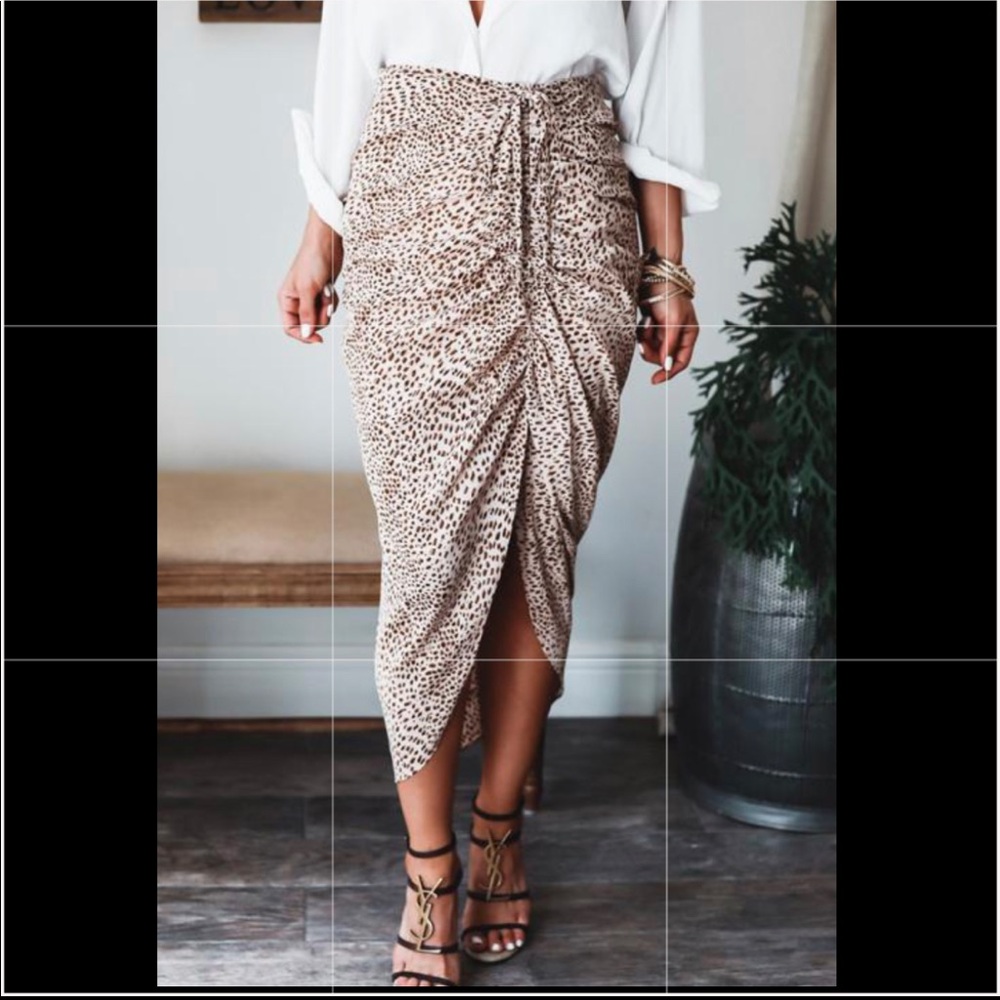 Leopard Print high-low slit skirt